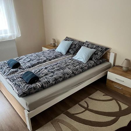 סגד Albi Apartman מראה חיצוני תמונה